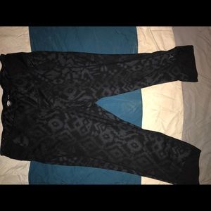 Old navy active fitted Capri